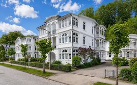 Jenseits von Eden in der Villa Eden